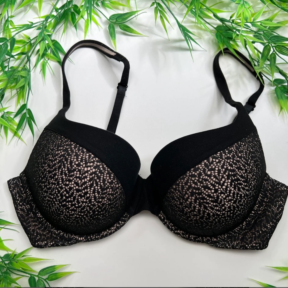 Victoria Secret Bra: 32DDD